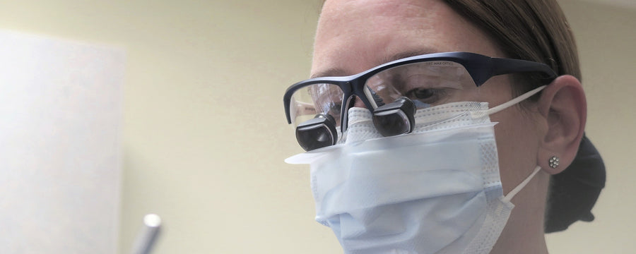 Surgical mask with bottom gap